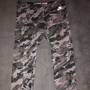 Nike cropped leggings